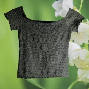 Hollister medium short sleeve olive green cotton blend stretch woman's crop top.
